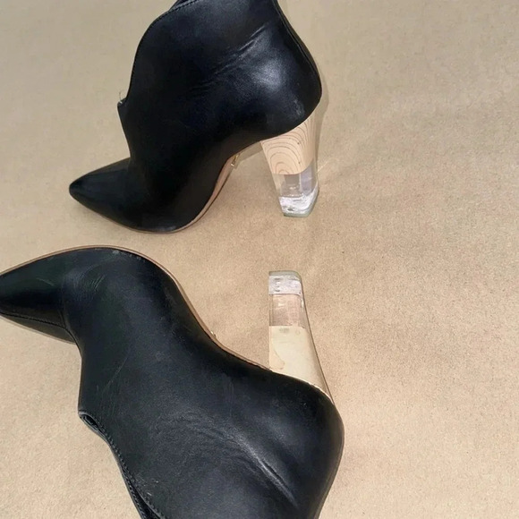 42 Gold Kisses Bootie in Black Leather 7.5 - Picture 5 of 13